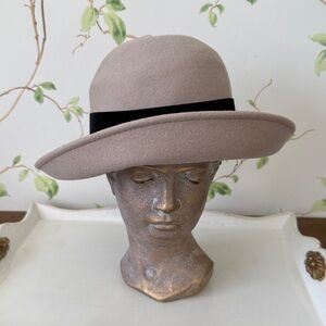 Vintage Bollman Women’s Doeskin Wool Felt Hat Black Velvet Ribbon & Satin Bow